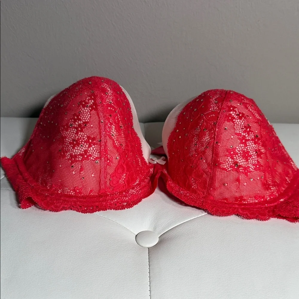 Victoria's Secret Vibrant Red Lace Bra - Picture 2 of 5